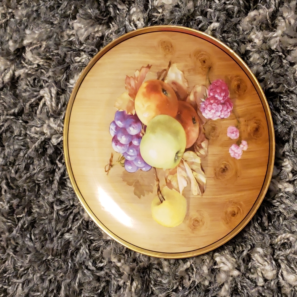 Decorative fruit plate 8.5"